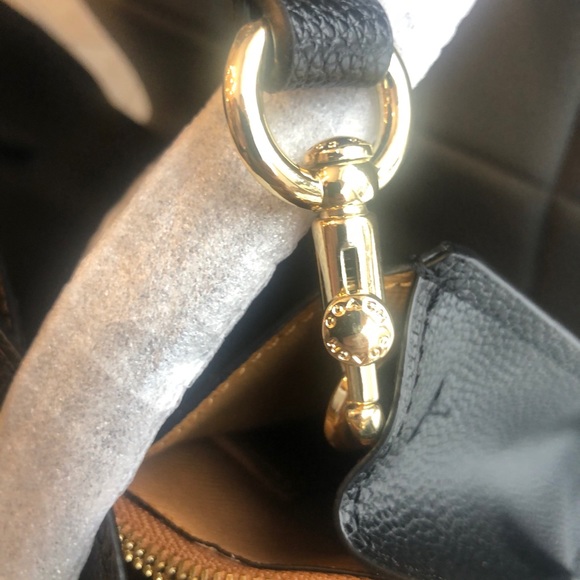 Coach HandBag - Picture 6 of 10